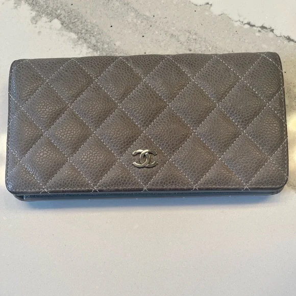 New Chanel Concrete Grey Caviar Wallet Comes with authenticity card. - Picture 2 of 11